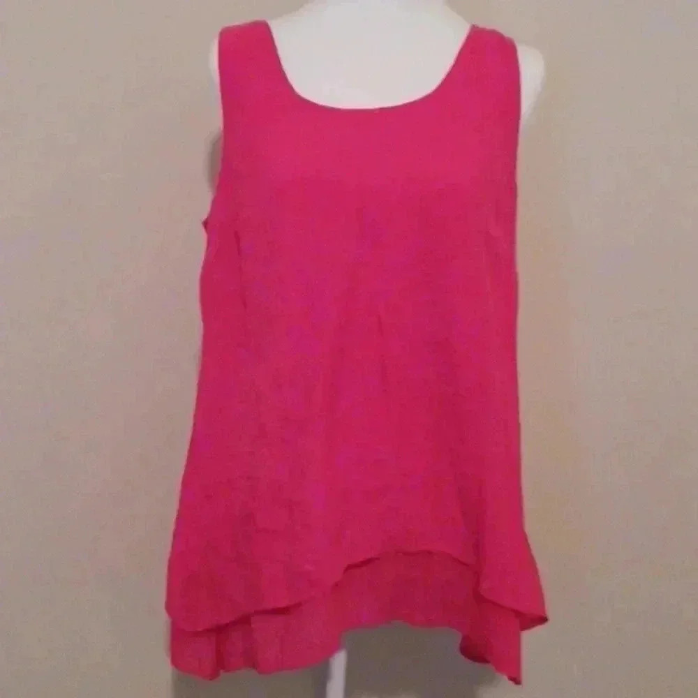 -- IN Studio Hot pink layered, sleeveless top